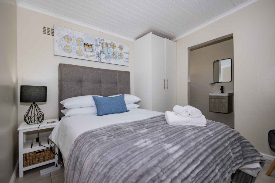 To Let 1 Bedroom Property for Rent in Oakdale Western Cape